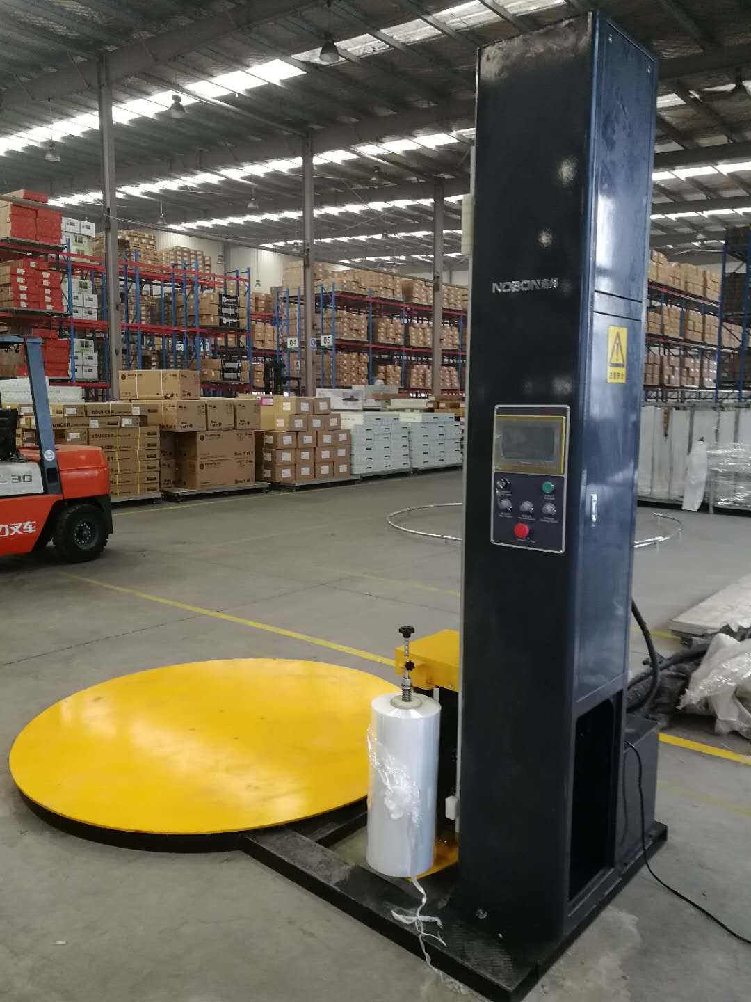 托盘缠绕机照片