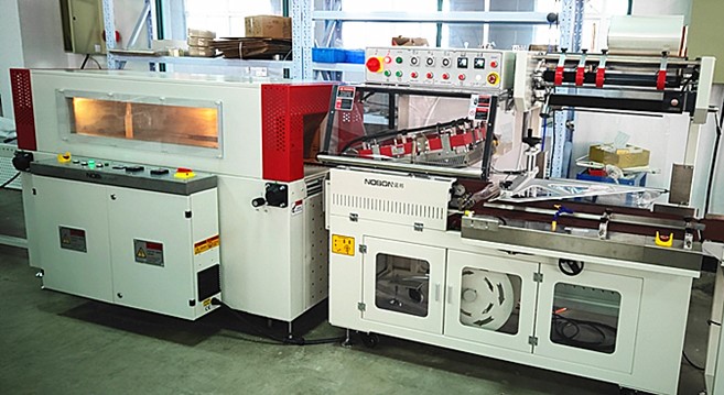 热收缩包装机L型搭配可视收缩炉视频